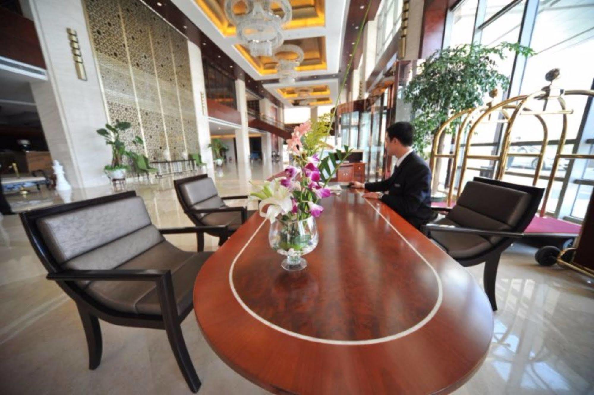 S&N Dalian Hotel מראה חיצוני תמונה