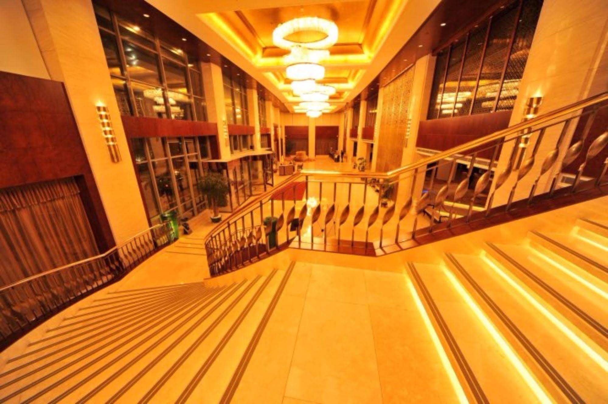 S&N Dalian Hotel מראה חיצוני תמונה